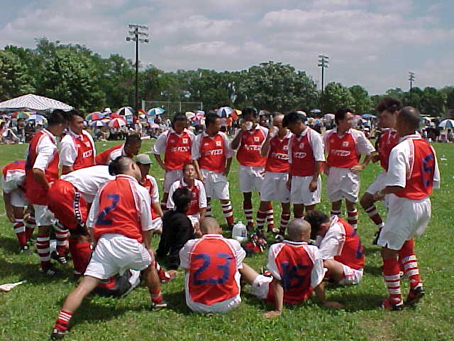 United huddling before game